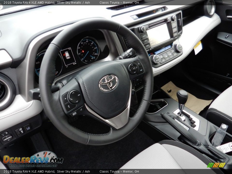 2018 Toyota RAV4 XLE AWD Hybrid Silver Sky Metallic / Ash Photo #4