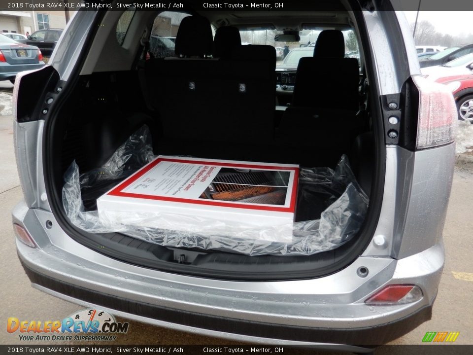2018 Toyota RAV4 XLE AWD Hybrid Silver Sky Metallic / Ash Photo #6