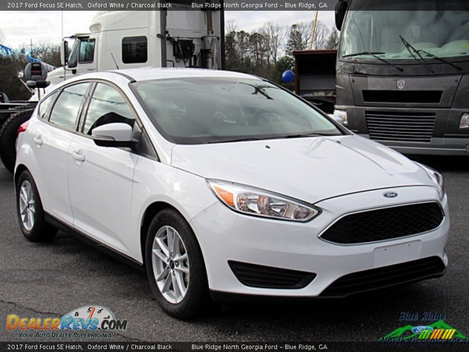 2017 Ford Focus SE Hatch Oxford White / Charcoal Black Photo #6
