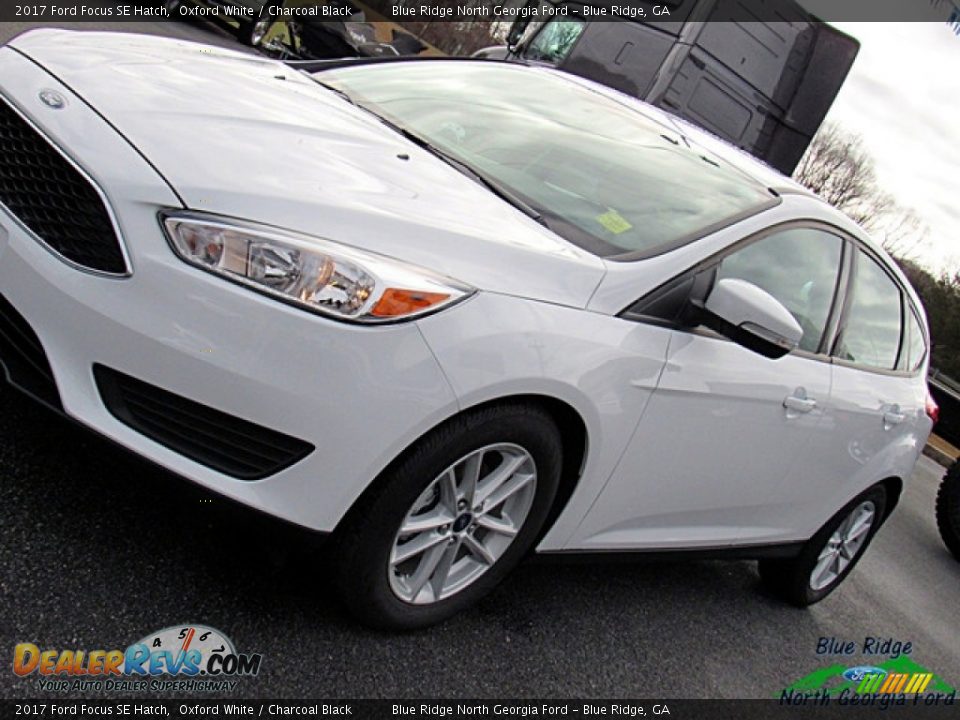 2017 Ford Focus SE Hatch Oxford White / Charcoal Black Photo #29