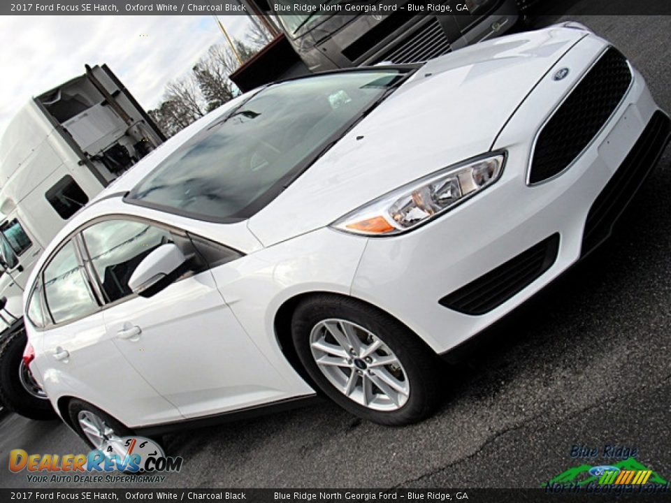 2017 Ford Focus SE Hatch Oxford White / Charcoal Black Photo #30