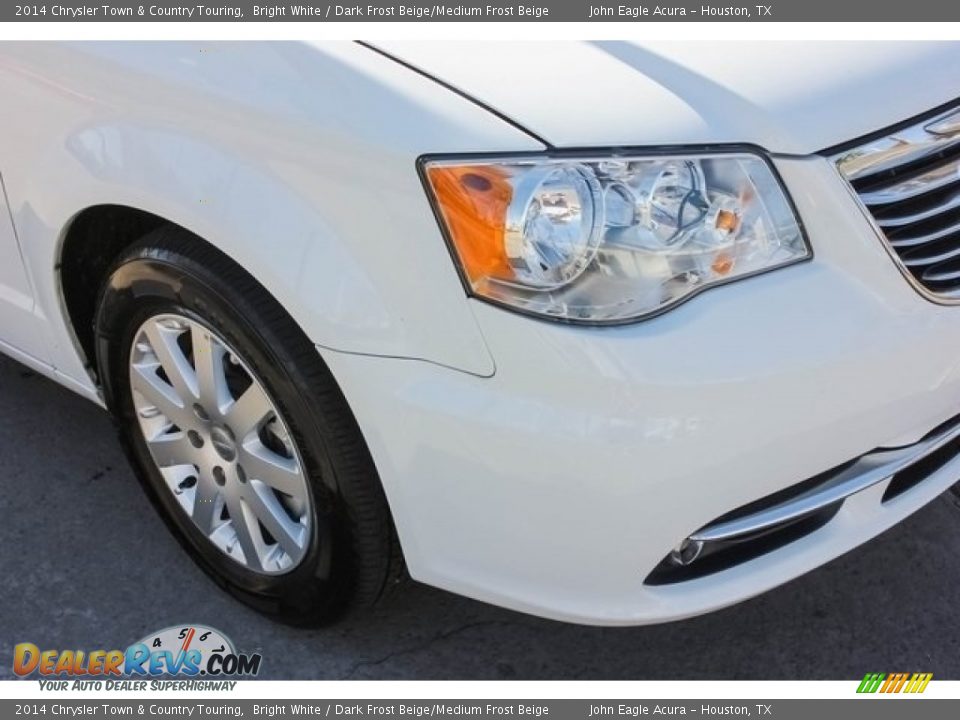 2014 Chrysler Town & Country Touring Bright White / Dark Frost Beige/Medium Frost Beige Photo #10