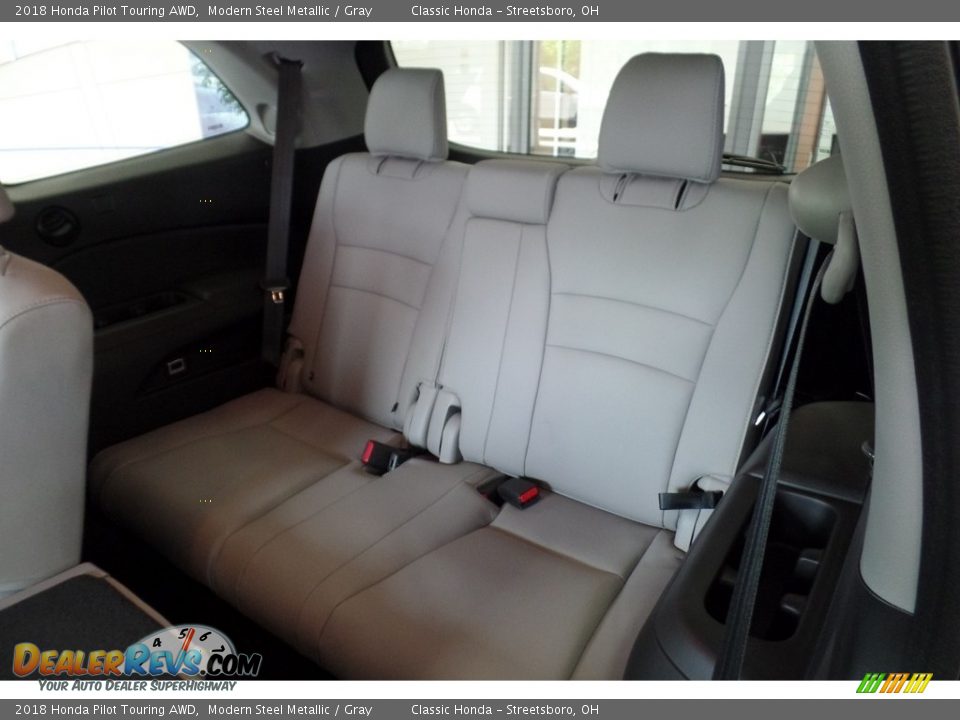 2018 Honda Pilot Touring AWD Modern Steel Metallic / Gray Photo #10