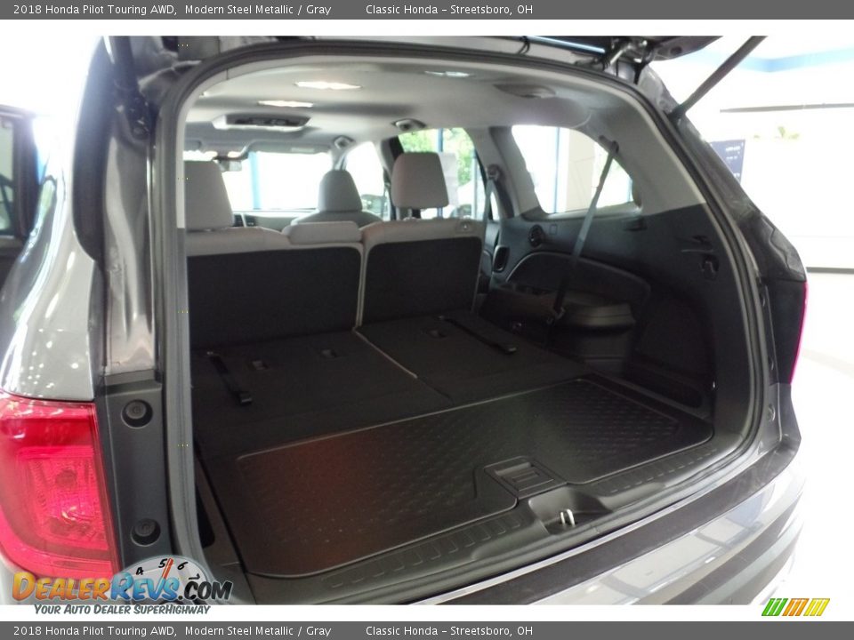 2018 Honda Pilot Touring AWD Modern Steel Metallic / Gray Photo #13