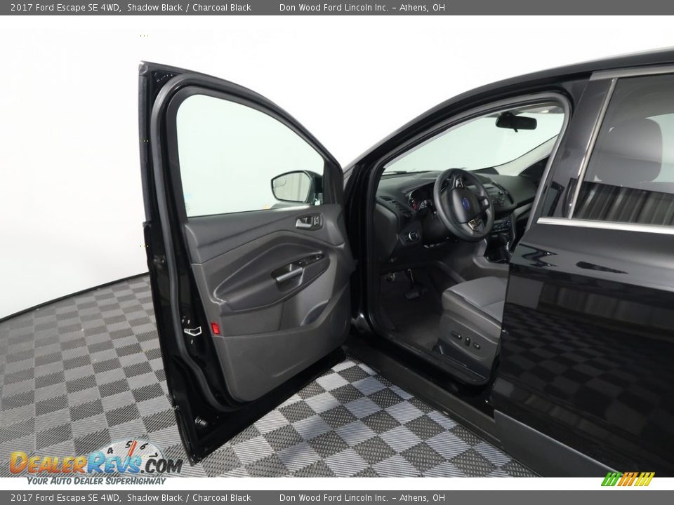 2017 Ford Escape SE 4WD Shadow Black / Charcoal Black Photo #25