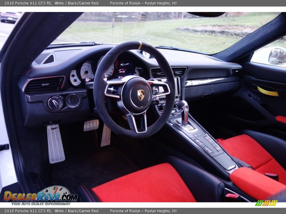 Dashboard of 2016 Porsche 911 GT3 RS Photo #23