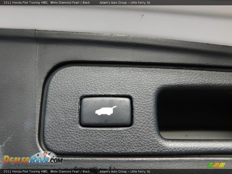 2011 Honda Pilot Touring 4WD White Diamond Pearl / Black Photo #29