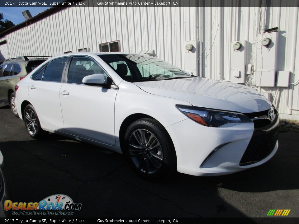 2017 Toyota Camry SE Super White / Black Photo #1