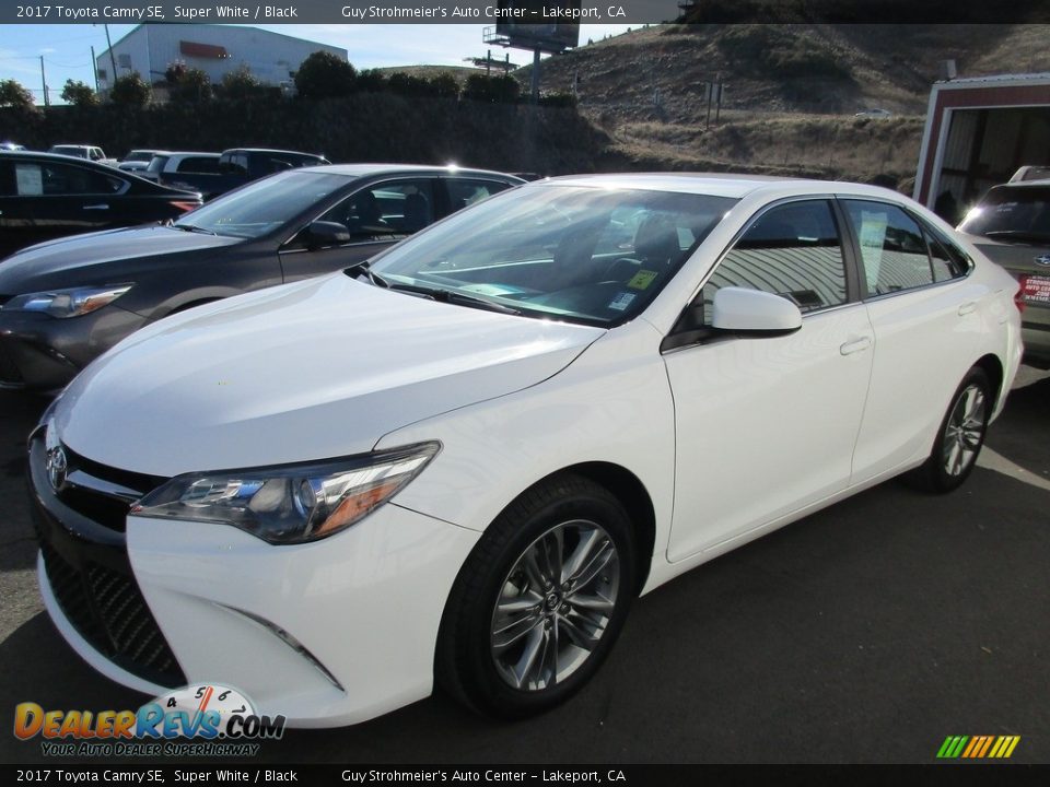 2017 Toyota Camry SE Super White / Black Photo #3