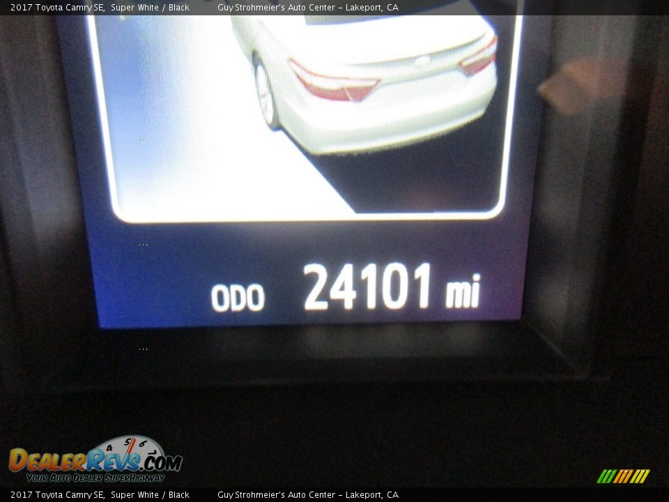 2017 Toyota Camry SE Super White / Black Photo #10