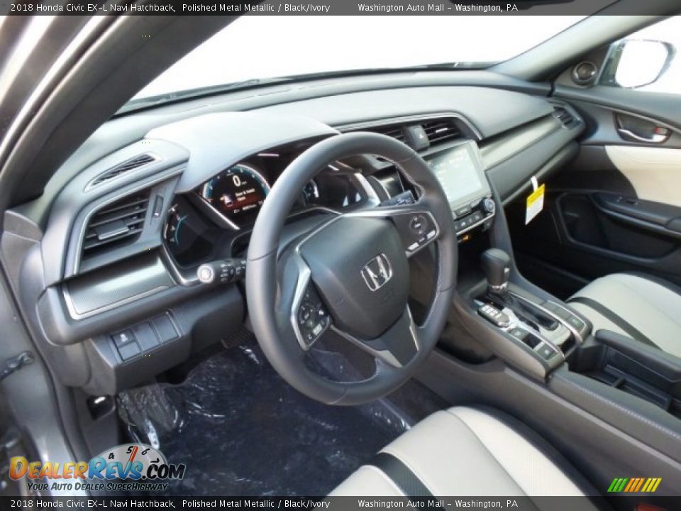 2018 Honda Civic EX-L Navi Hatchback Polished Metal Metallic / Black/Ivory Photo #8