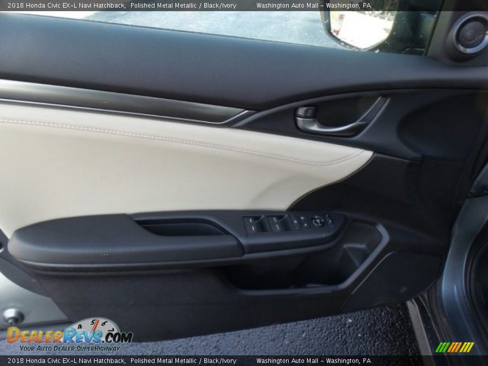 2018 Honda Civic EX-L Navi Hatchback Polished Metal Metallic / Black/Ivory Photo #12