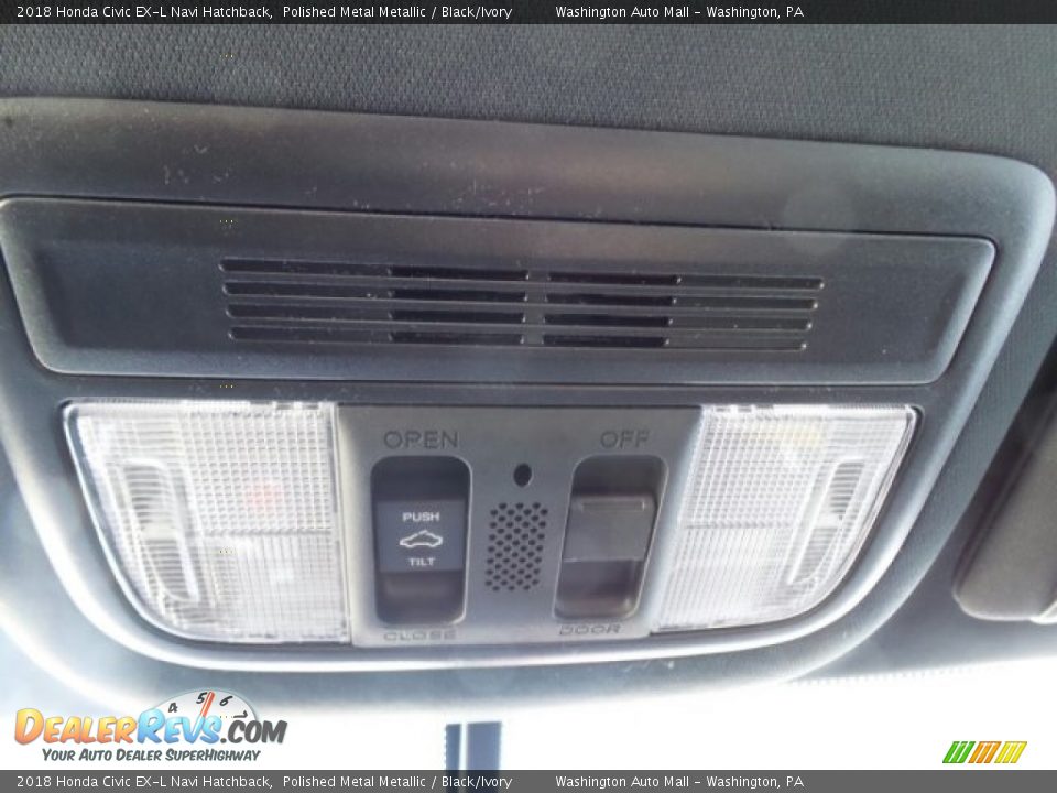 2018 Honda Civic EX-L Navi Hatchback Polished Metal Metallic / Black/Ivory Photo #28