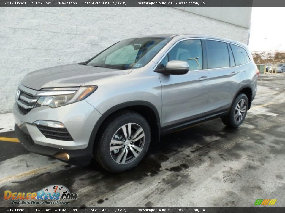 Front 3/4 View of 2017 Honda Pilot EX-L AWD w/Navigation Photo #5