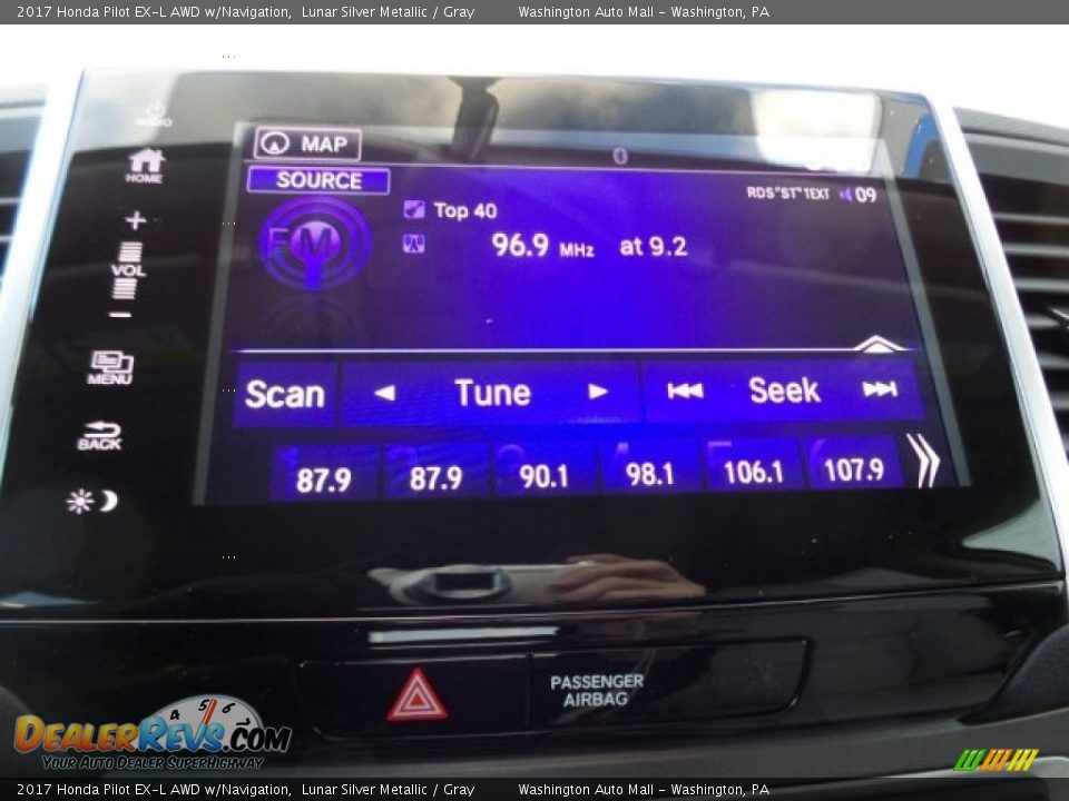 2017 Honda Pilot EX-L AWD w/Navigation Lunar Silver Metallic / Gray Photo #22