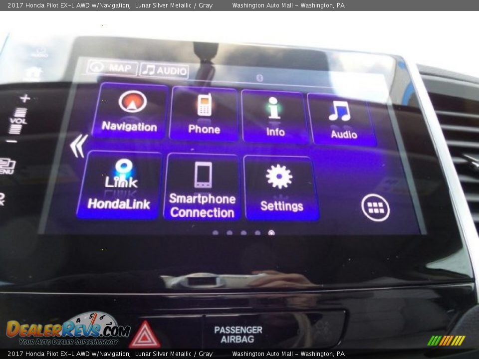 2017 Honda Pilot EX-L AWD w/Navigation Lunar Silver Metallic / Gray Photo #24