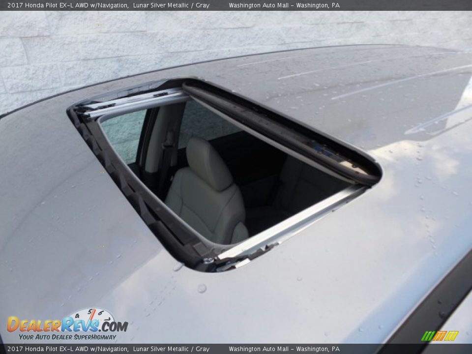 2017 Honda Pilot EX-L AWD w/Navigation Lunar Silver Metallic / Gray Photo #31
