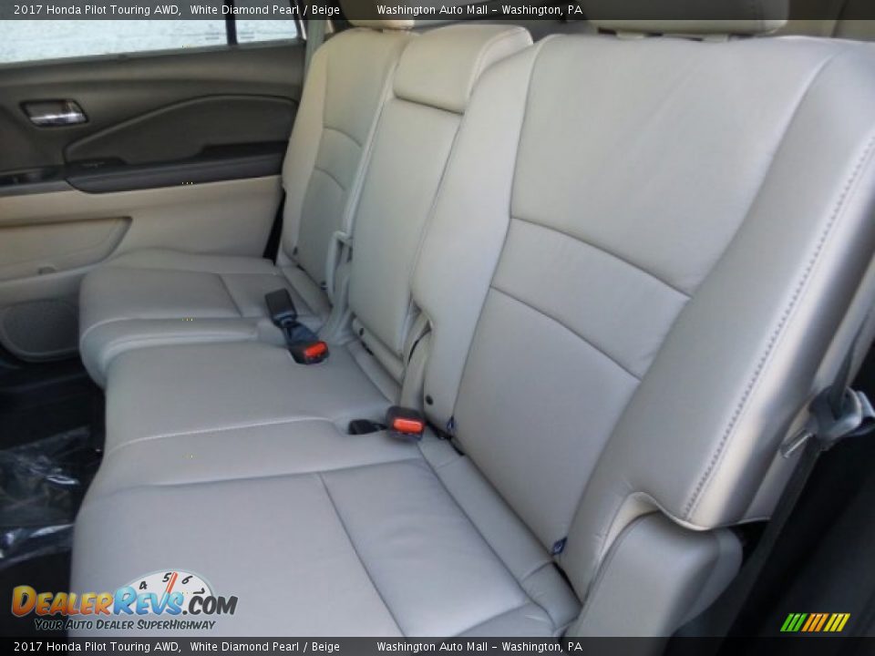 2017 Honda Pilot Touring AWD White Diamond Pearl / Beige Photo #11