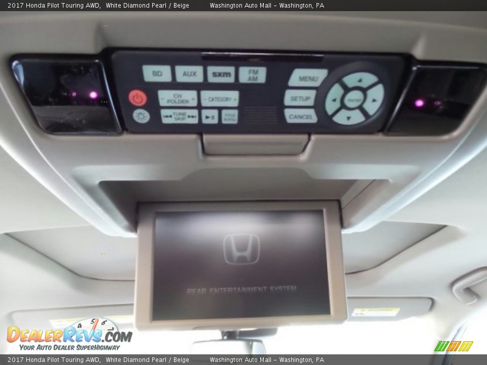 2017 Honda Pilot Touring AWD White Diamond Pearl / Beige Photo #13