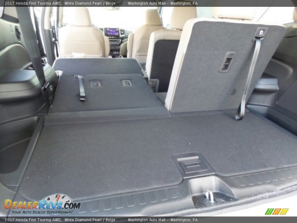 2017 Honda Pilot Touring AWD White Diamond Pearl / Beige Photo #15