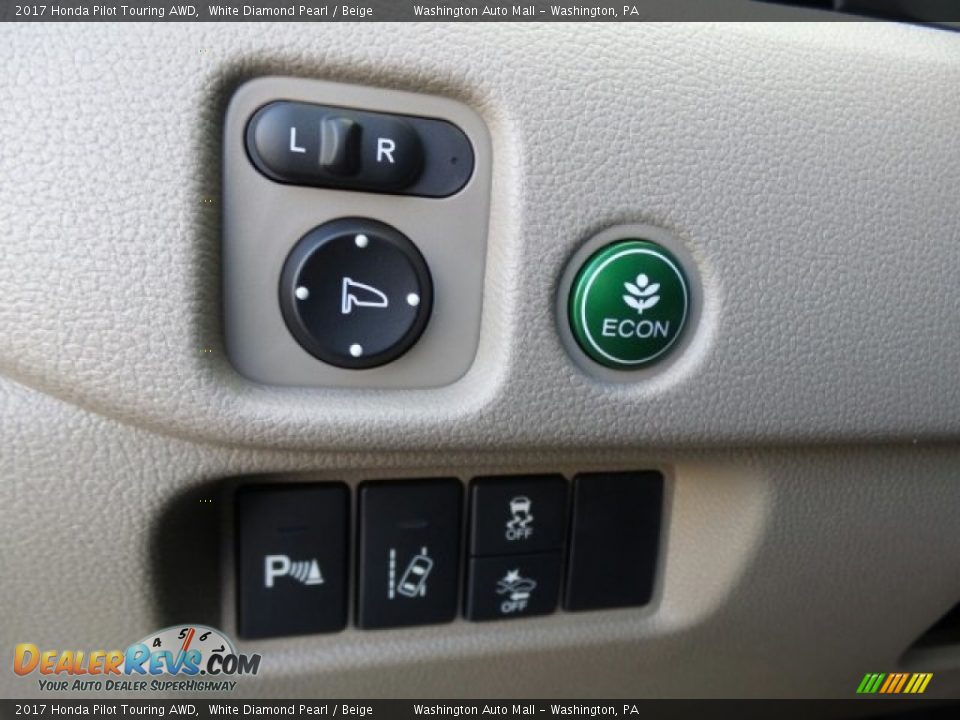 2017 Honda Pilot Touring AWD White Diamond Pearl / Beige Photo #17
