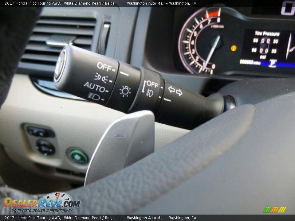 2017 Honda Pilot Touring AWD White Diamond Pearl / Beige Photo #23