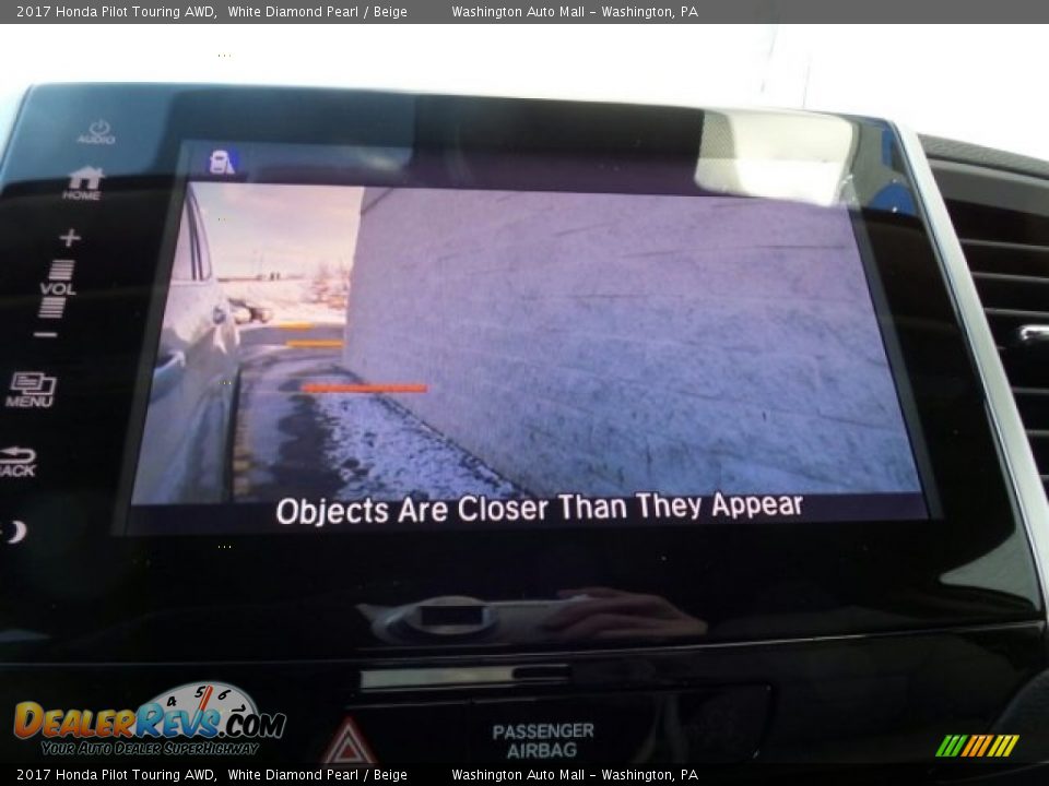 2017 Honda Pilot Touring AWD White Diamond Pearl / Beige Photo #32