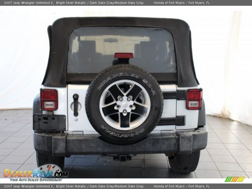 2007 Jeep Wrangler Unlimited X Bright Silver Metallic / Dark Slate Gray/Medium Slate Gray Photo #7