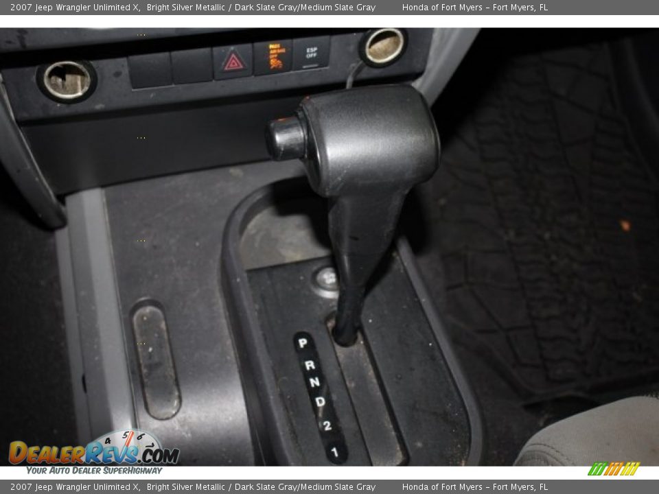 2007 Jeep Wrangler Unlimited X Bright Silver Metallic / Dark Slate Gray/Medium Slate Gray Photo #16