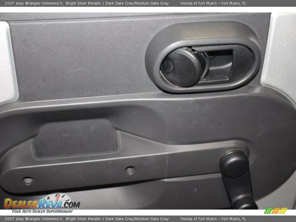 2007 Jeep Wrangler Unlimited X Bright Silver Metallic / Dark Slate Gray/Medium Slate Gray Photo #17