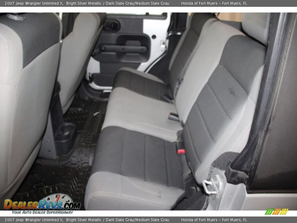 2007 Jeep Wrangler Unlimited X Bright Silver Metallic / Dark Slate Gray/Medium Slate Gray Photo #18