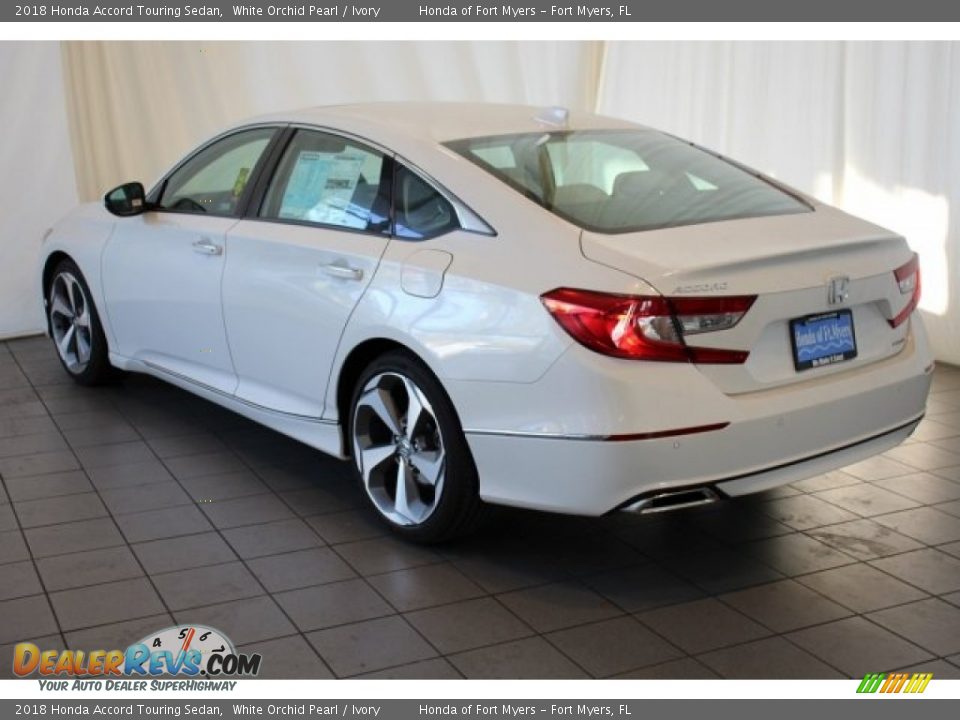 2018 Honda Accord Touring Sedan White Orchid Pearl / Ivory Photo #6