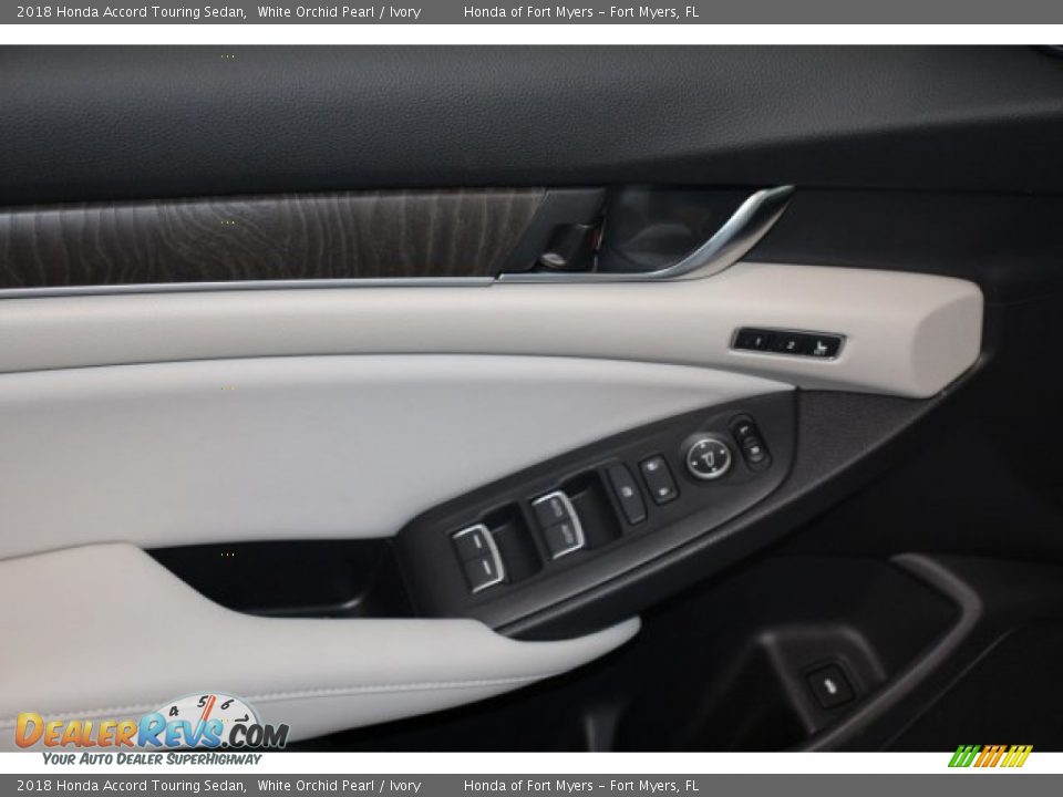 2018 Honda Accord Touring Sedan White Orchid Pearl / Ivory Photo #9