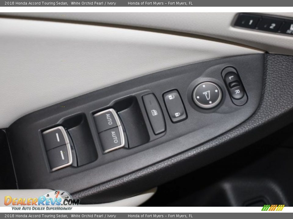 2018 Honda Accord Touring Sedan White Orchid Pearl / Ivory Photo #11