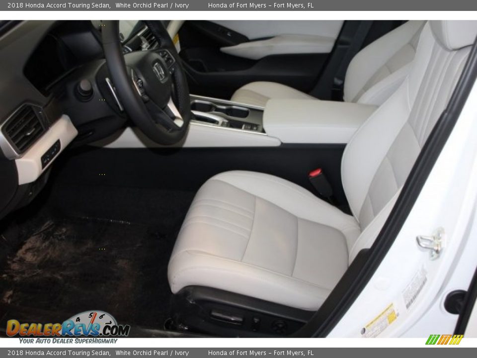 2018 Honda Accord Touring Sedan White Orchid Pearl / Ivory Photo #12