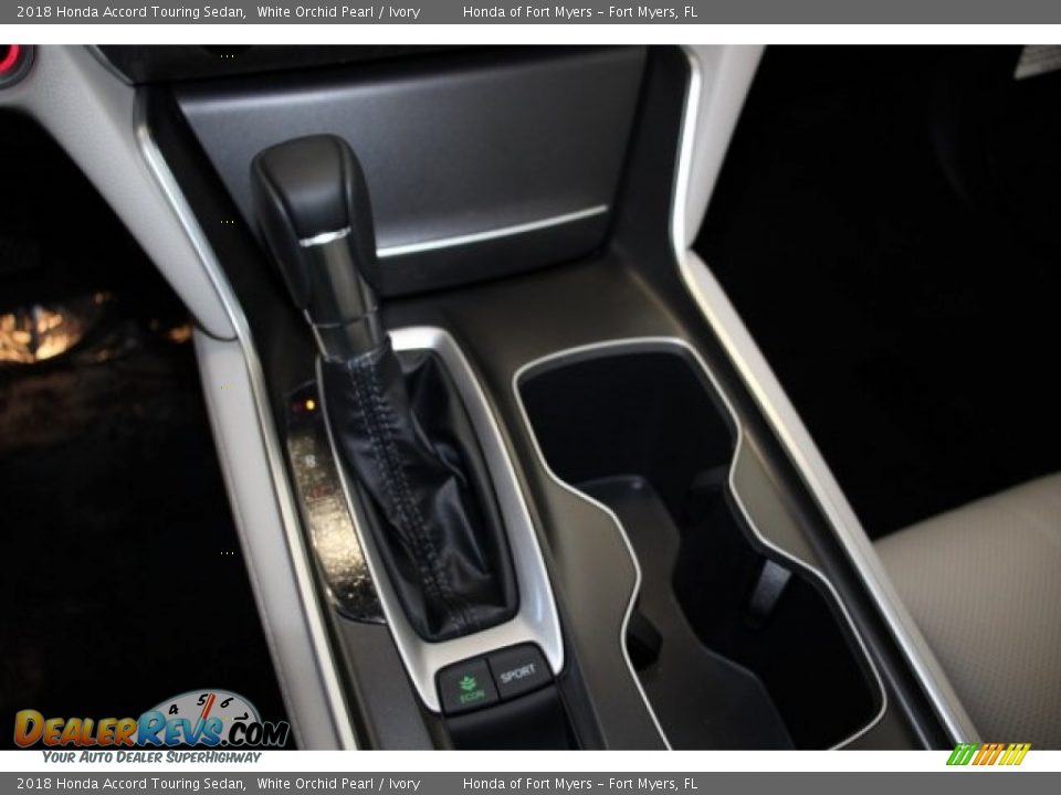 2018 Honda Accord Touring Sedan White Orchid Pearl / Ivory Photo #21