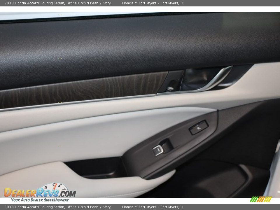2018 Honda Accord Touring Sedan White Orchid Pearl / Ivory Photo #24