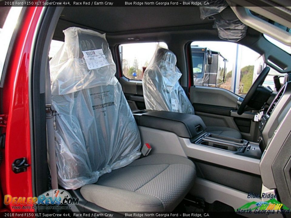 2018 Ford F150 XLT SuperCrew 4x4 Race Red / Earth Gray Photo #11
