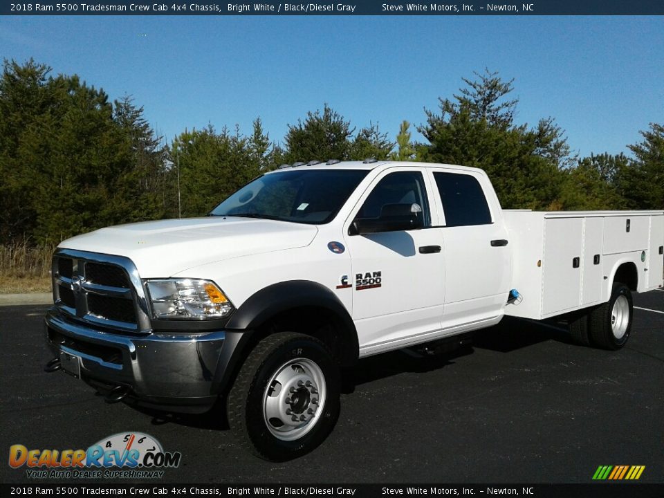 2018 Ram 5500 Tradesman Crew Cab 4x4 Chassis Bright White / Black/Diesel Gray Photo #3