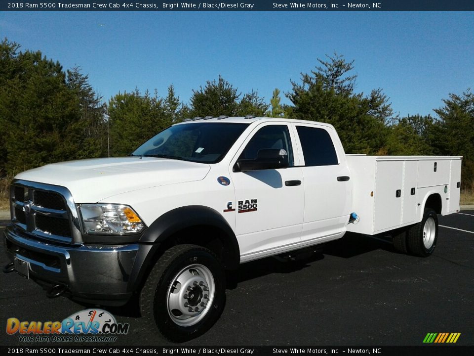 2018 Ram 5500 Tradesman Crew Cab 4x4 Chassis Bright White / Black/Diesel Gray Photo #4