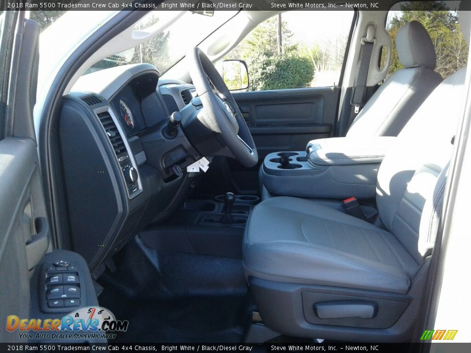 2018 Ram 5500 Tradesman Crew Cab 4x4 Chassis Bright White / Black/Diesel Gray Photo #14