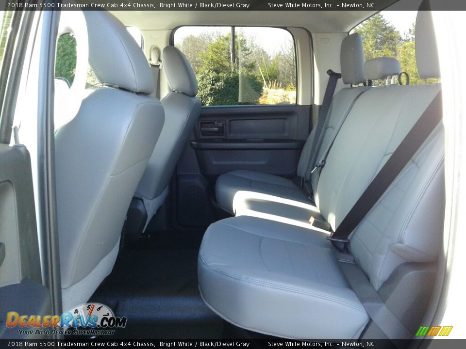 2018 Ram 5500 Tradesman Crew Cab 4x4 Chassis Bright White / Black/Diesel Gray Photo #15