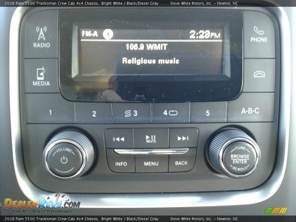2018 Ram 5500 Tradesman Crew Cab 4x4 Chassis Bright White / Black/Diesel Gray Photo #23