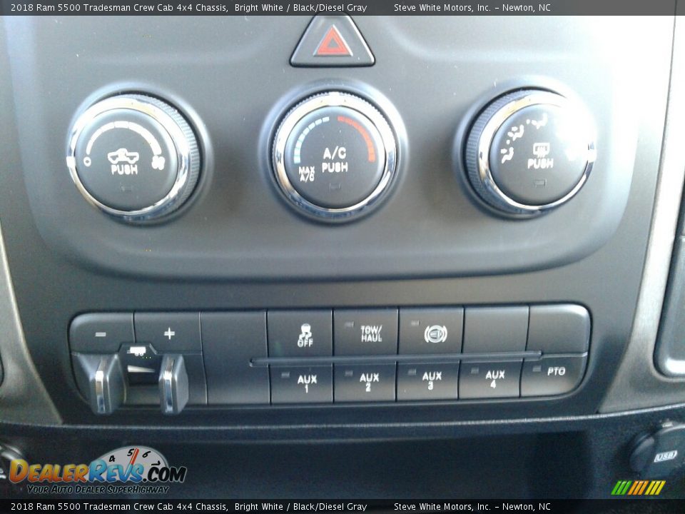 2018 Ram 5500 Tradesman Crew Cab 4x4 Chassis Bright White / Black/Diesel Gray Photo #24