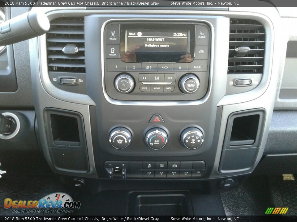 2018 Ram 5500 Tradesman Crew Cab 4x4 Chassis Bright White / Black/Diesel Gray Photo #25