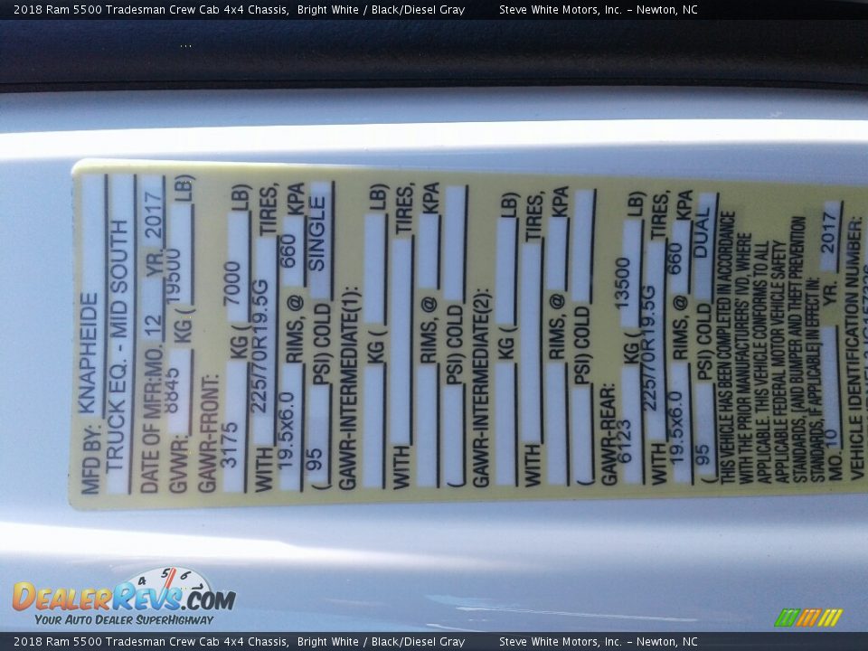 2018 Ram 5500 Tradesman Crew Cab 4x4 Chassis Bright White / Black/Diesel Gray Photo #35