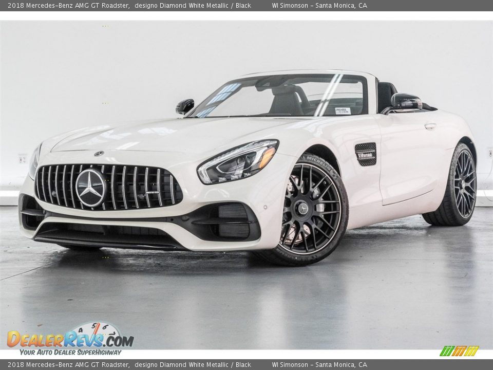 Front 3/4 View of 2018 Mercedes-Benz AMG GT Roadster Photo #25