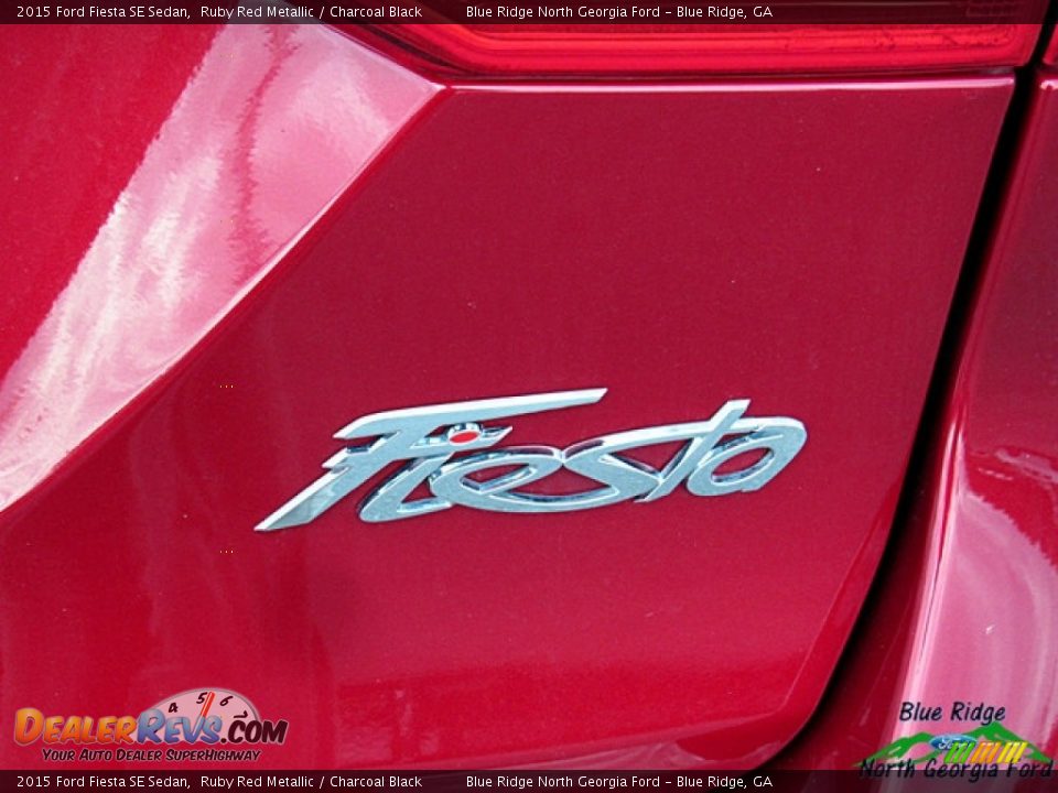 2015 Ford Fiesta SE Sedan Ruby Red Metallic / Charcoal Black Photo #35