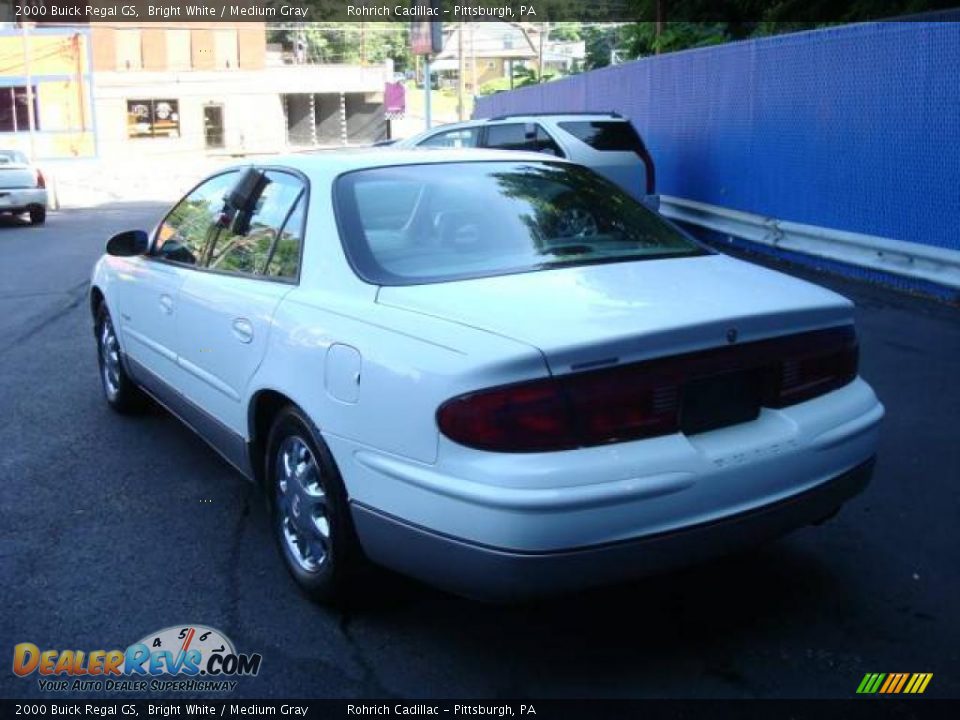 2000 Buick Regal GS Bright White / Medium Gray Photo #3