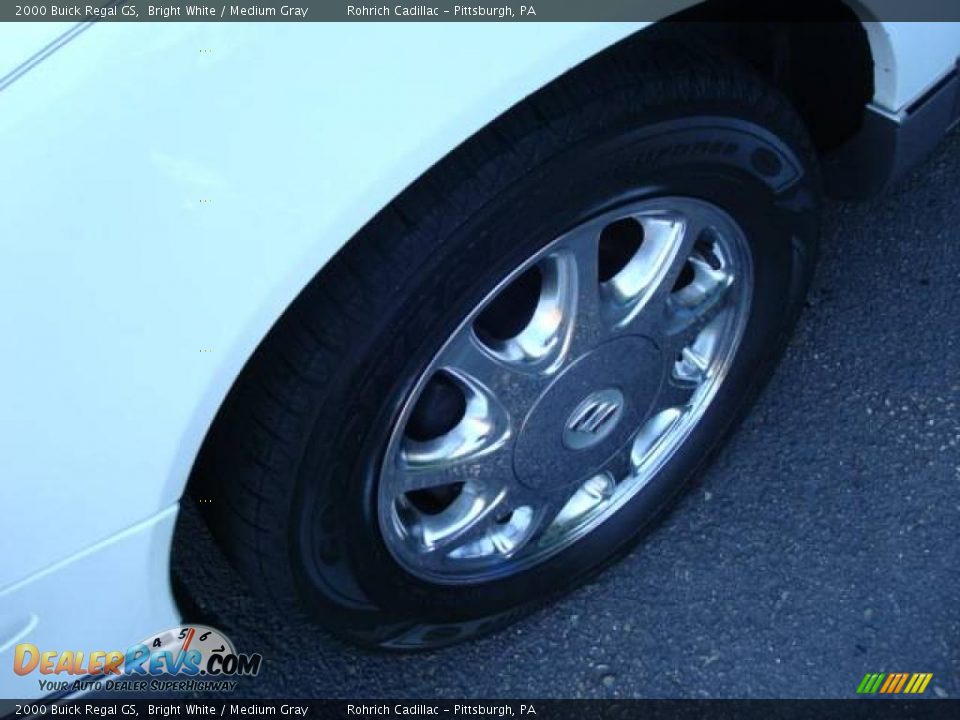 2000 Buick Regal GS Bright White / Medium Gray Photo #9